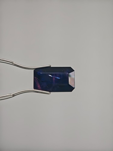 Saphir 89ct octagon unheated - 4.89ct,